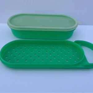 Vintage Tupperware Cheese Vegetable Grater Container #1375-13 Jadeite Green